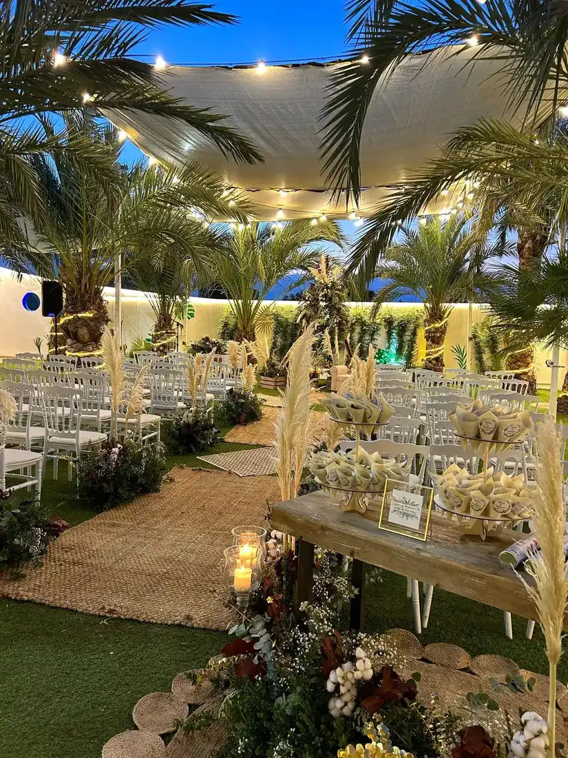 Ceremonia nupcial al atardecer en el Oasis de Santa Ana