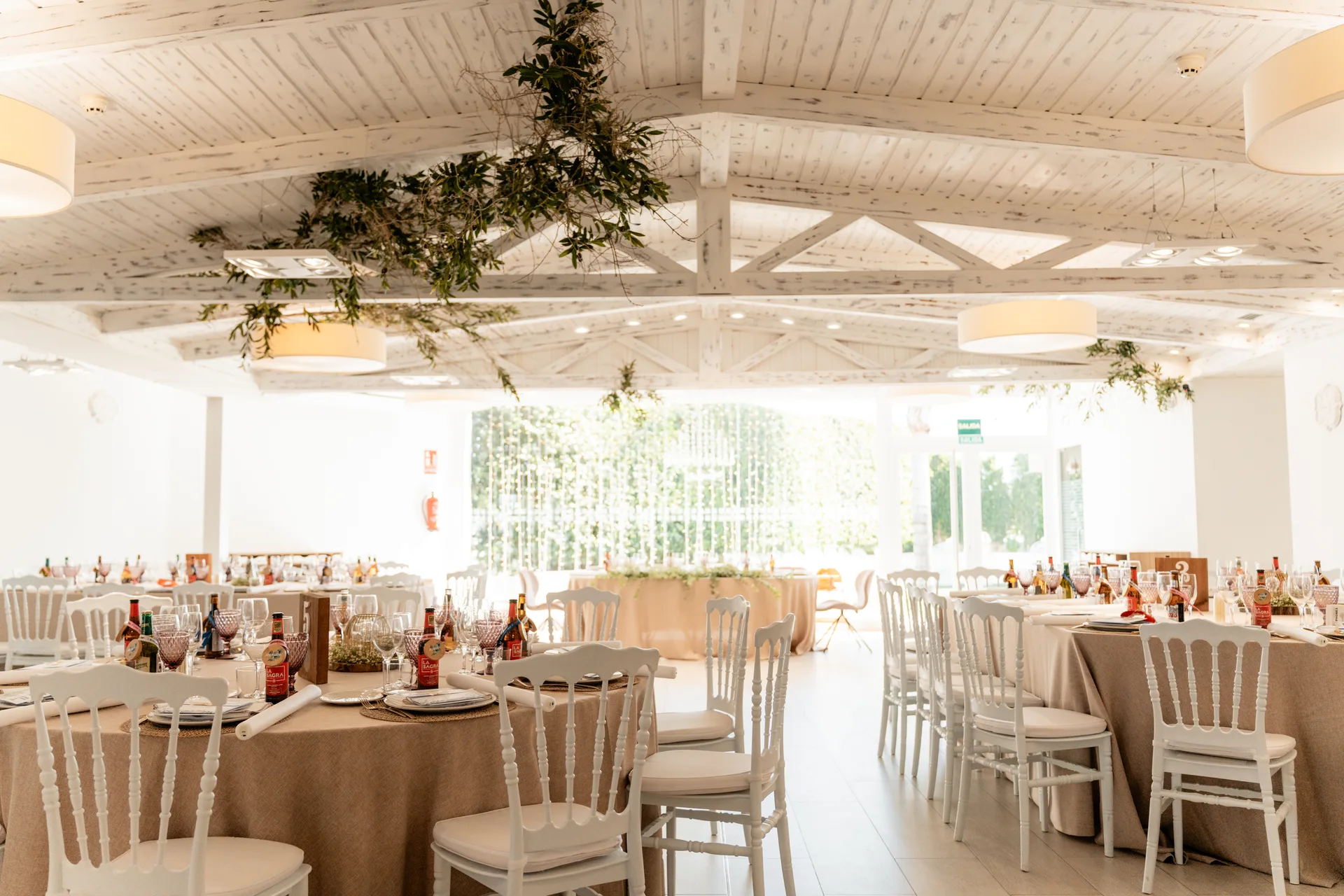 Salón La Era montado para banquete íntimo en Santa Ana